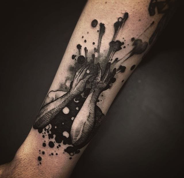 表现出丰富多彩的水彩花纹身图案