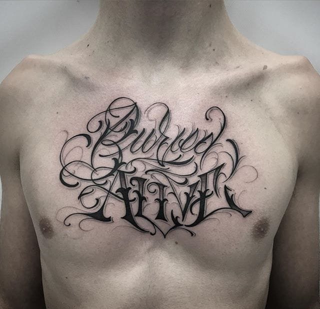 肚子上的1956数字纹身