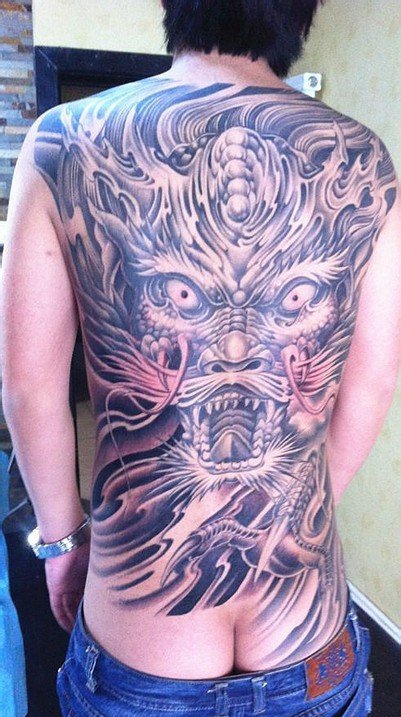 霸气的满背貔貅纹身