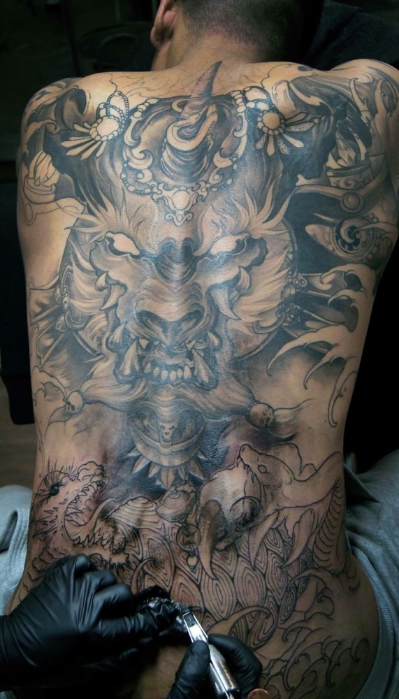 霸气的满背貔貅纹身
