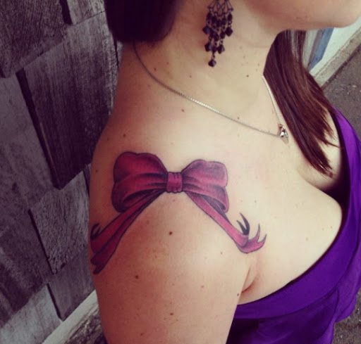 绸缎蝴蝶结纹身图案