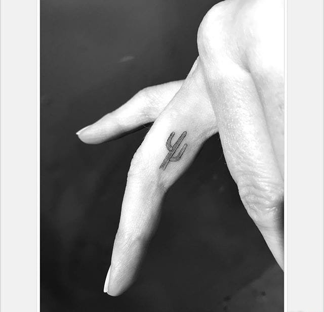 Everything is possible译一切皆有可能单针文字纹身图案