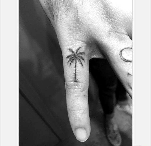 Everything is possible译一切皆有可能单针文字纹身图案