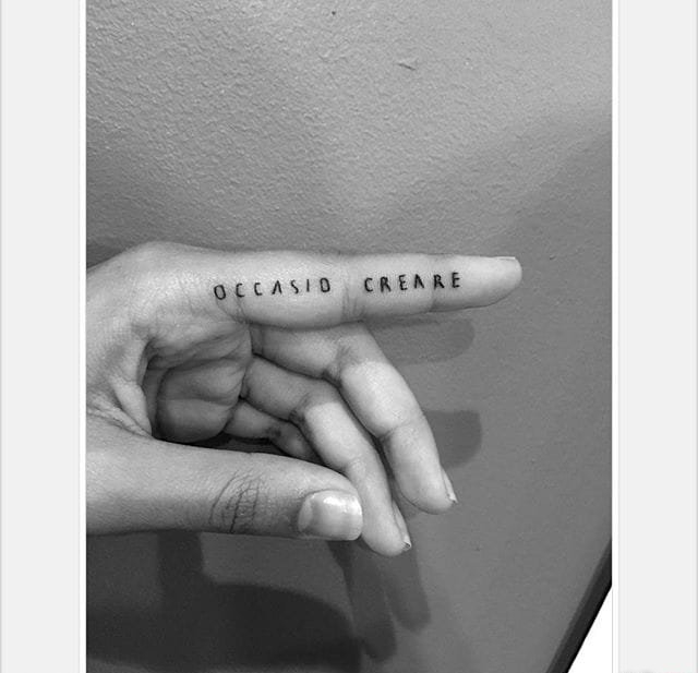 Everything is possible译一切皆有可能单针文字纹身图案