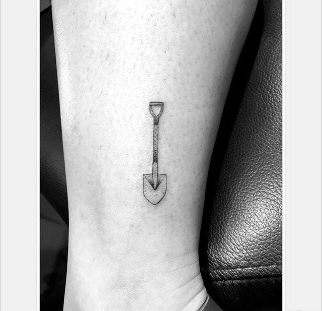 Everything is possible译一切皆有可能单针文字纹身图案