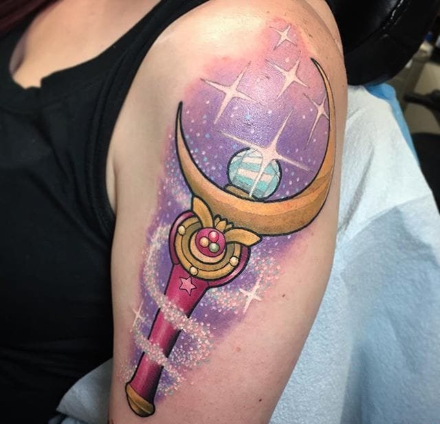 大腿上精美的红花的魔杖纹身图案