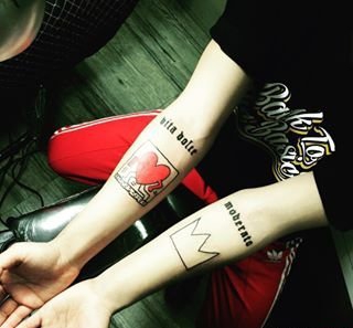 权志龙后颈上的天使图案纹身