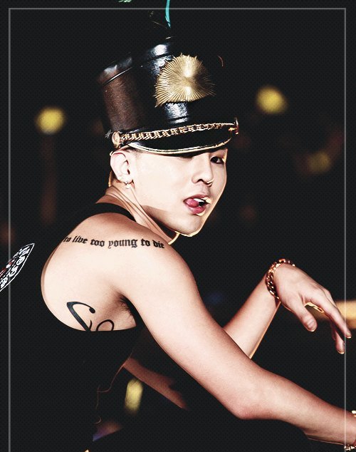 权志龙后颈上的天使图案纹身