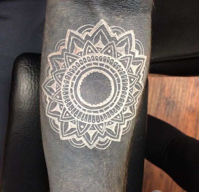 10款超酷的白色纹身图案