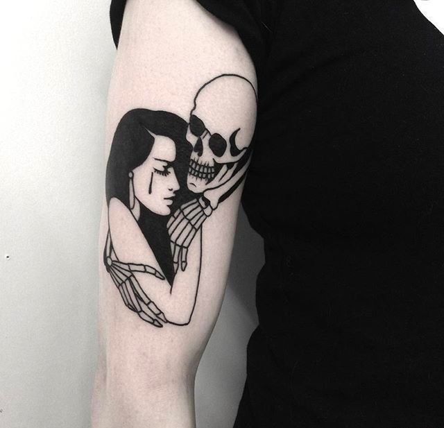 脖子上的纯黑色玫瑰花纹身图案