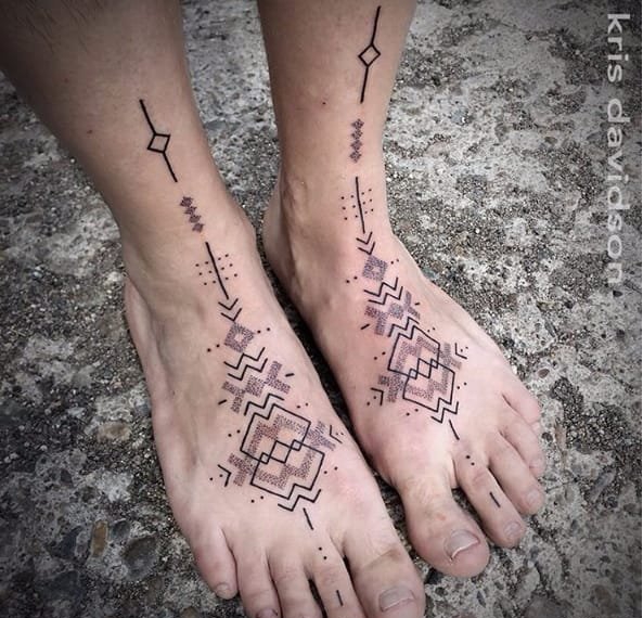 克里斯·戴维森制作的手臂上的神奇图样纹身图案