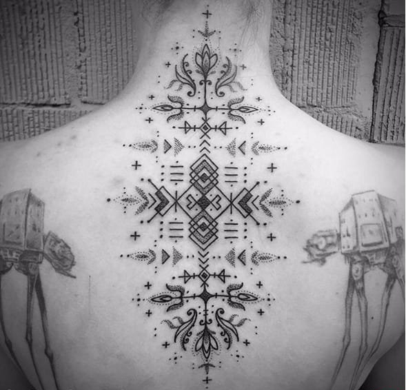 克里斯·戴维森制作的手臂上的神奇图样纹身图案