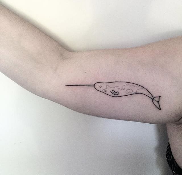 超可爱超萌的粉色独角鲸纹身图案