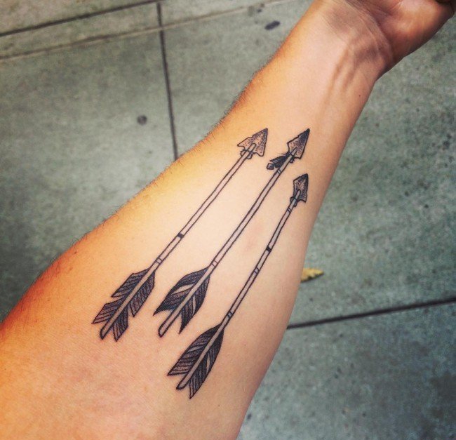 40款手臂上帅气的箭纹身图案