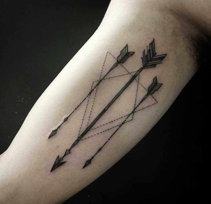 40款手臂上帅气的箭纹身图案