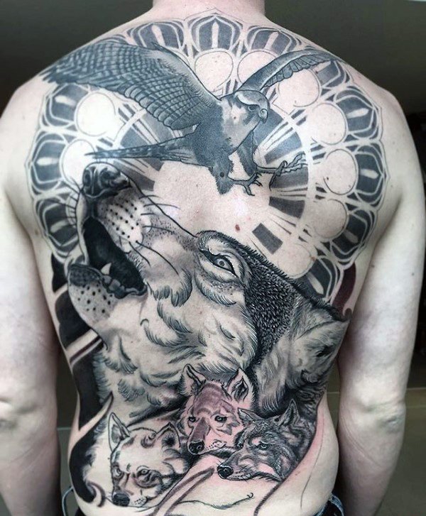 32款男性超酷的满背狼纹身图案