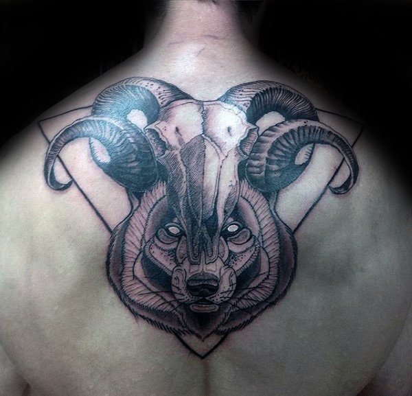 32款男性超酷的满背狼纹身图案