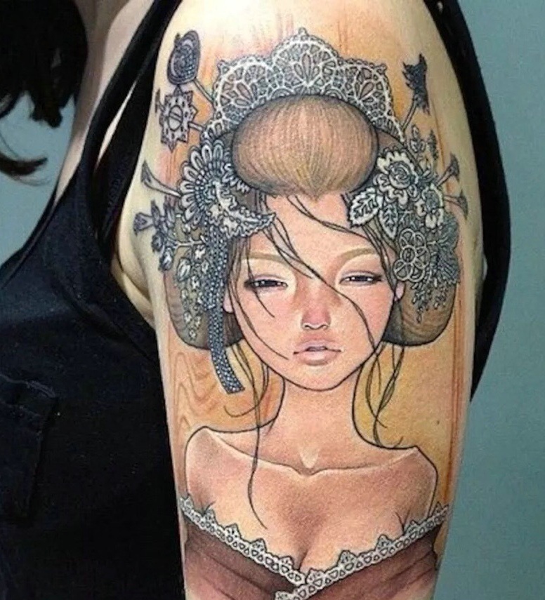 手臂一枚精致古代美女肖像纹身图案