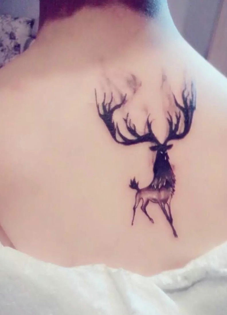 一组惹人爱的可爱小鹿纹身图案