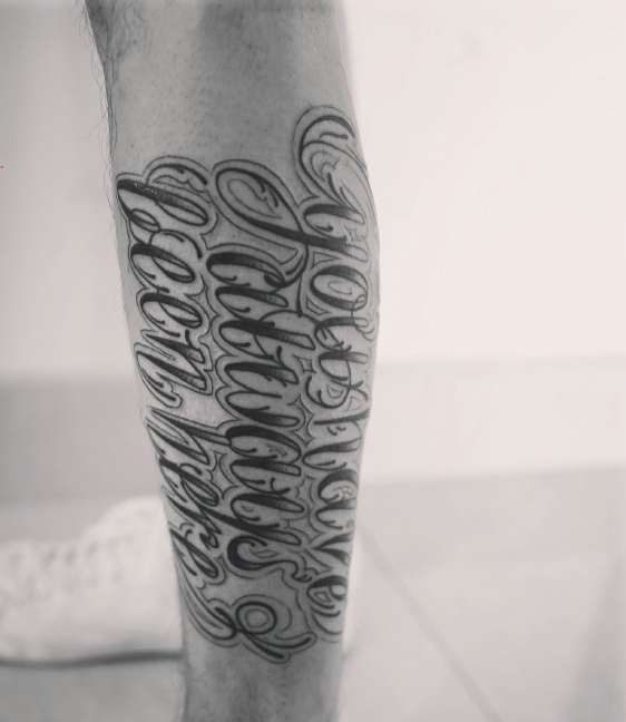 腿部花体英文纹身刺青时尚有个性