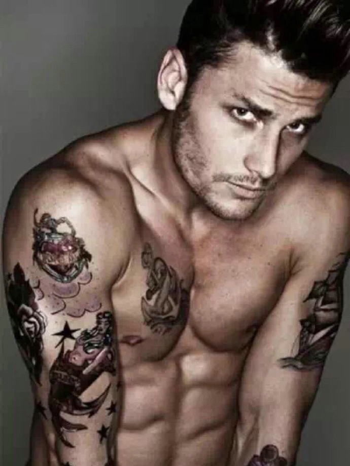 一组超级帅气的男明星手臂纹身图案