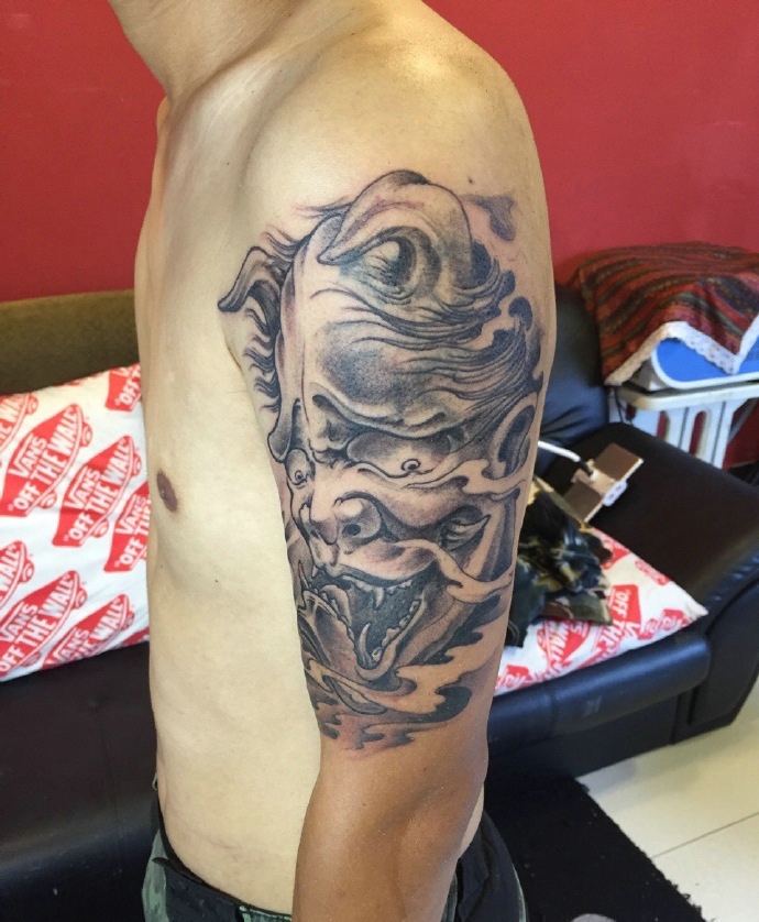 具有传统代表性的手臂般若纹身图案