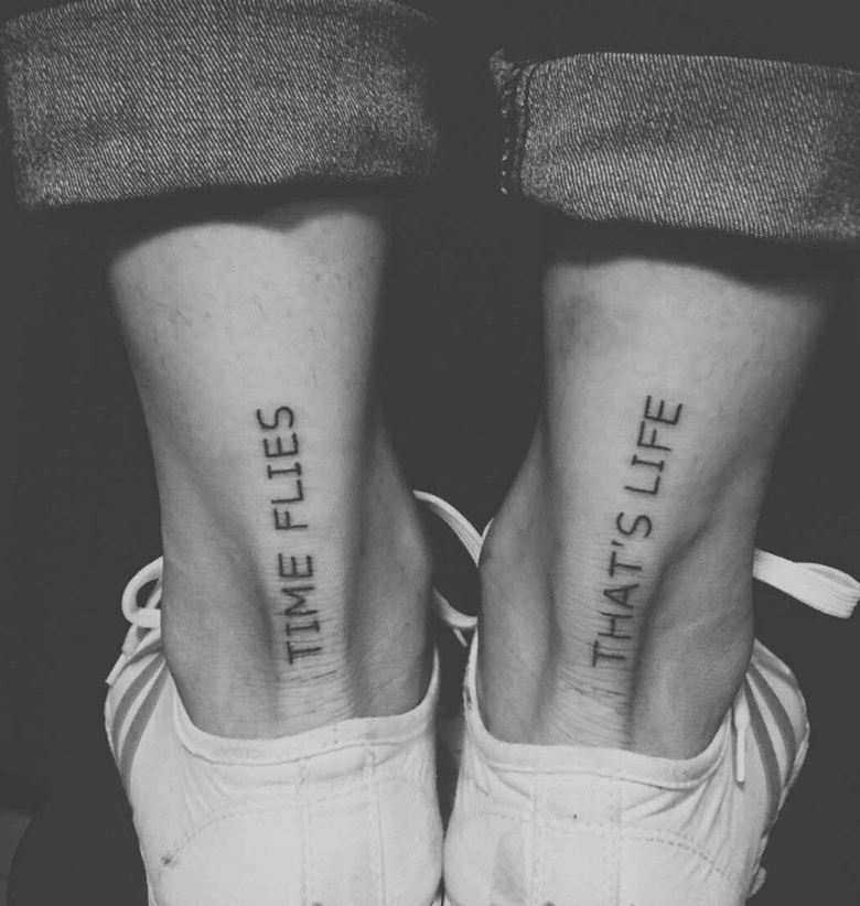 脚部最底下的个性英文单词纹身刺青