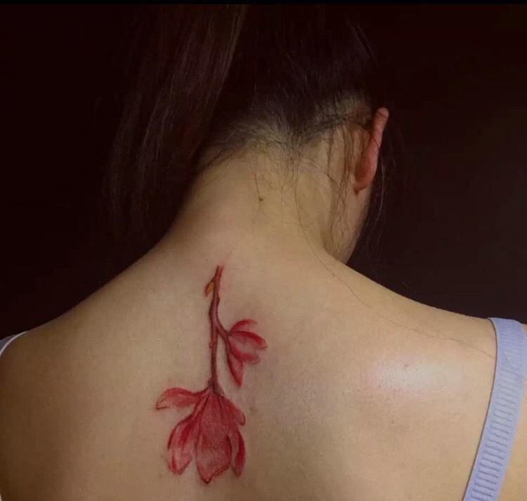 适合女生的漂亮唯美花朵纹身图案