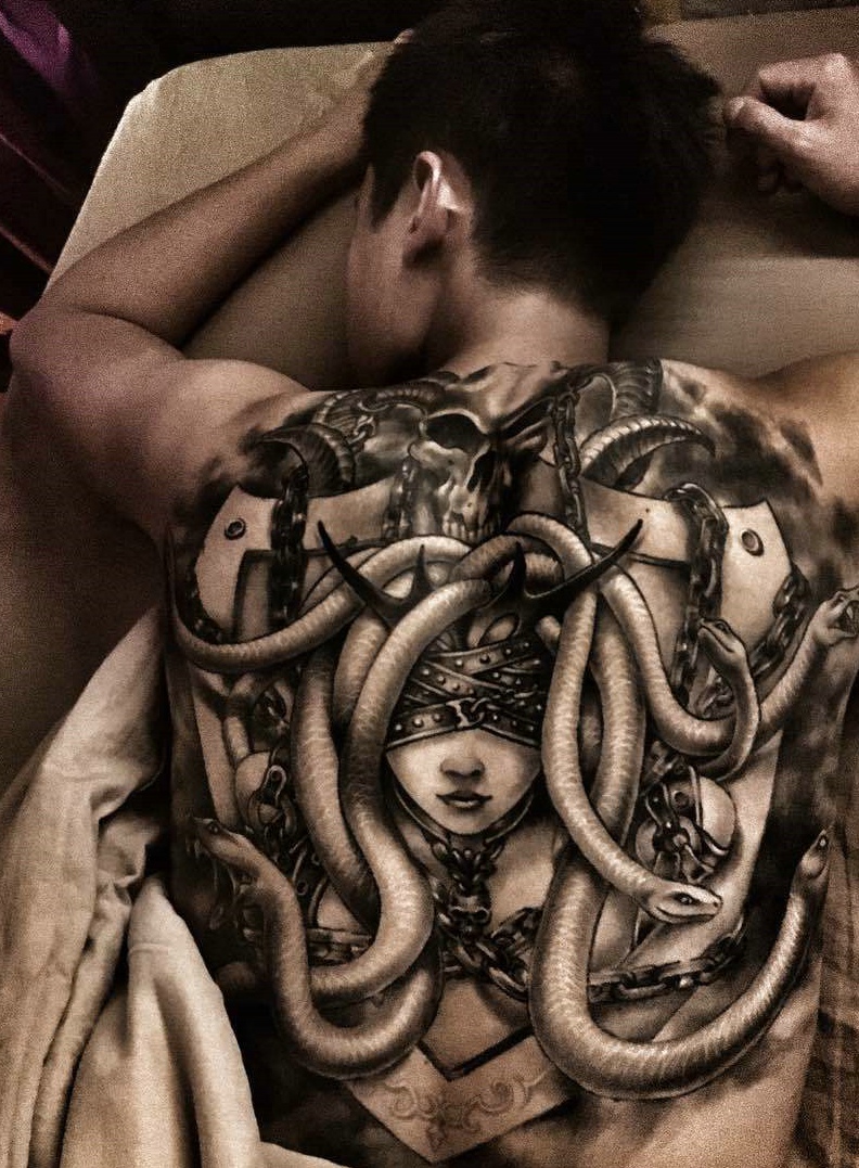 超级狂野的后背3d图腾纹身图案