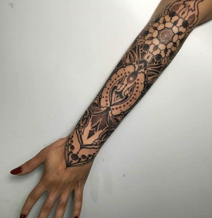 一组具有男人味的手臂图腾纹身图案