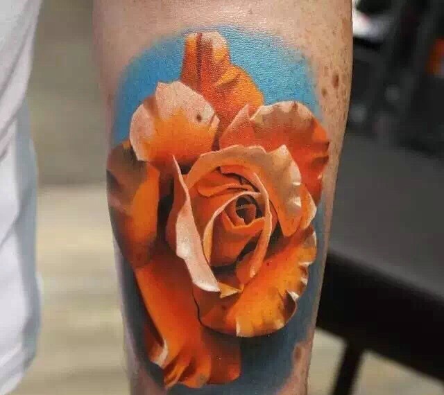 一组鲜艳各色花朵纹身图案让女人更加迷人