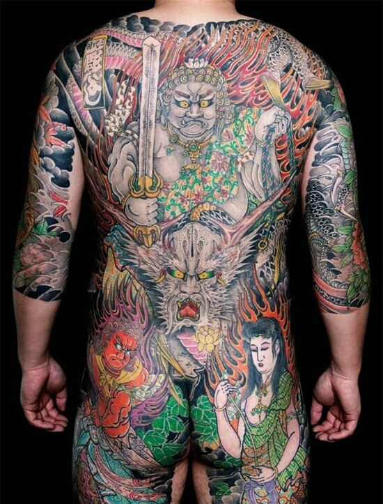 吊炸天的满背传统大邪龙纹身图案