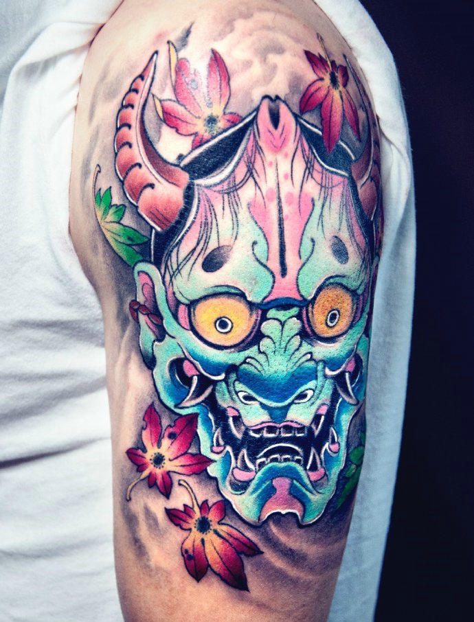 夺人眼球的大臂炫酷般若纹身图案