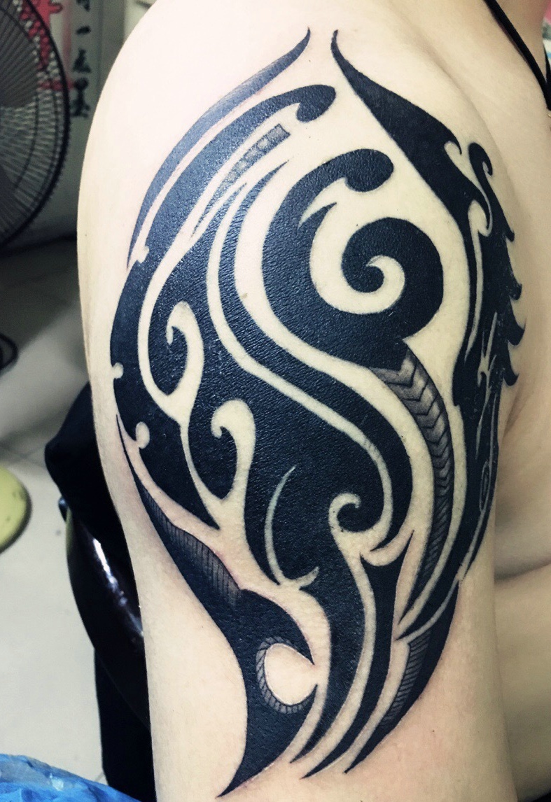 经典永不淘汰的大臂图腾纹身图案