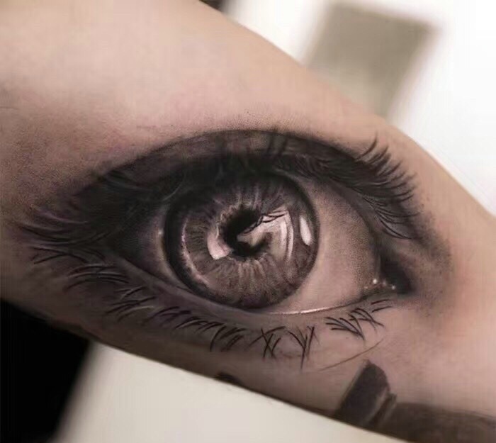 让人眼前一亮的手臂3d眼球纹身图案
