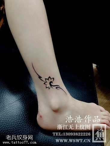 脚部花藤纹身图案