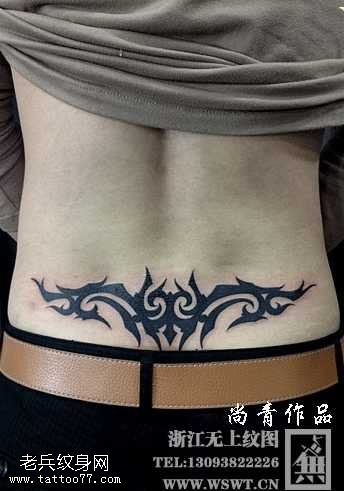 腰部花图腾纹身图案