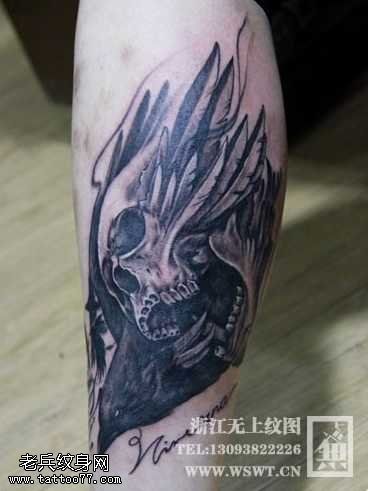 腿部骷髅纹身图案