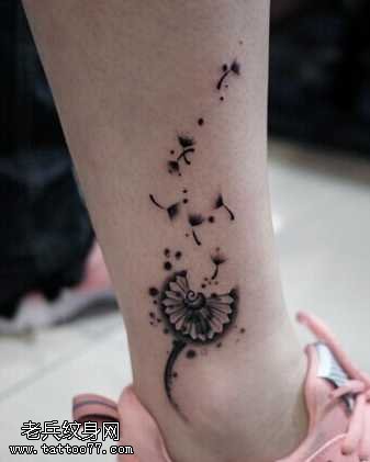 清新薄公英纹身图案