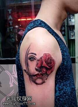 胳膊脸玫瑰纹身图案