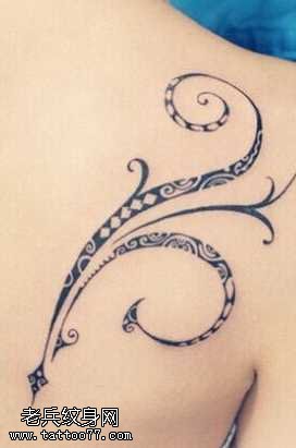 肩部花藤图腾纹身图案