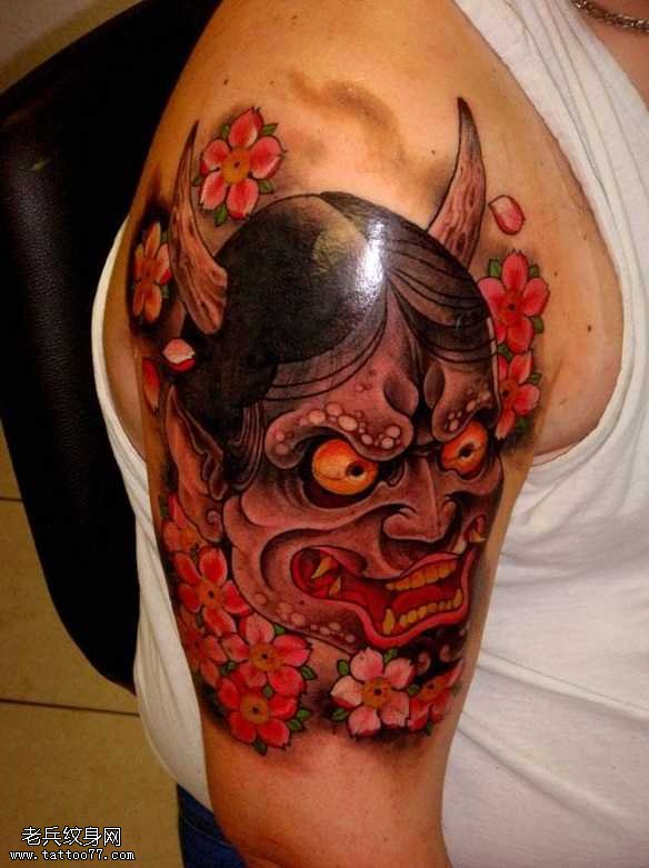 胳膊粉般若纹身图案