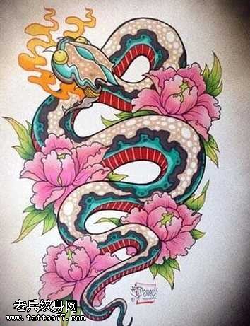 手稿彩艳丽的school蛇纹身图案