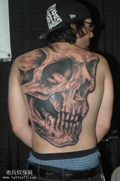 满背骷髅纹身图案