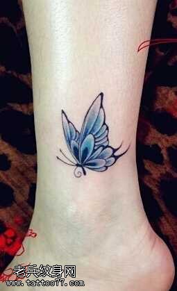 腿部个性蝴蝶纹身图案