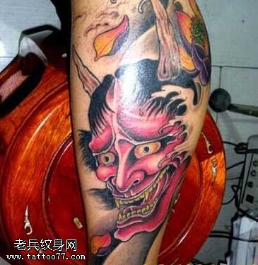 腿部红般若纹身图案
