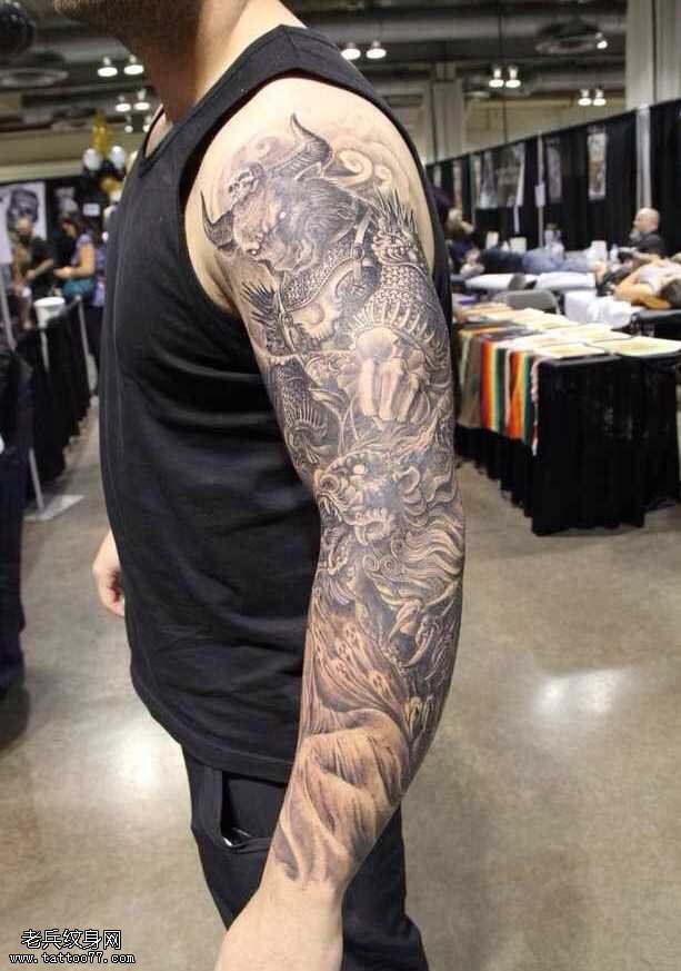 胳膊牛魔王纹身图案