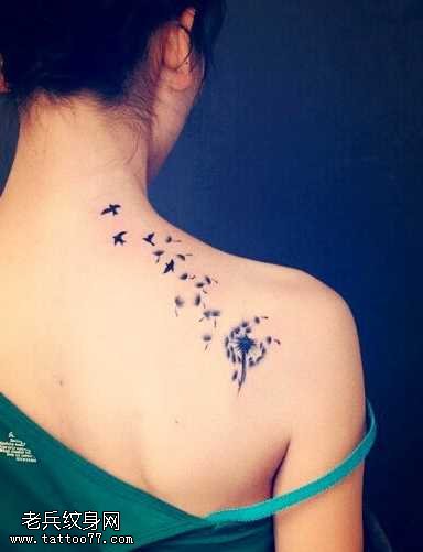 背部个性薄公英纹身图案