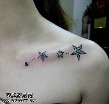胸部五星纹身图案