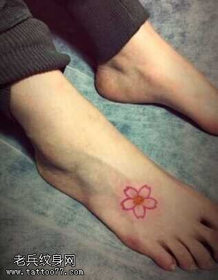 漂亮的樱花纹身图案